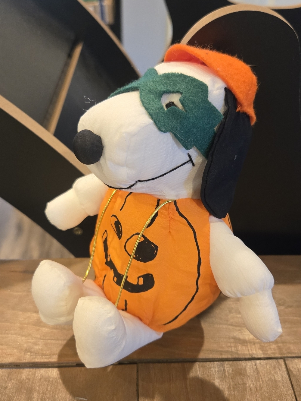 Vintage Whitmans Charlie Brown Peanuts Snoopy Orange Pumpkin Plush